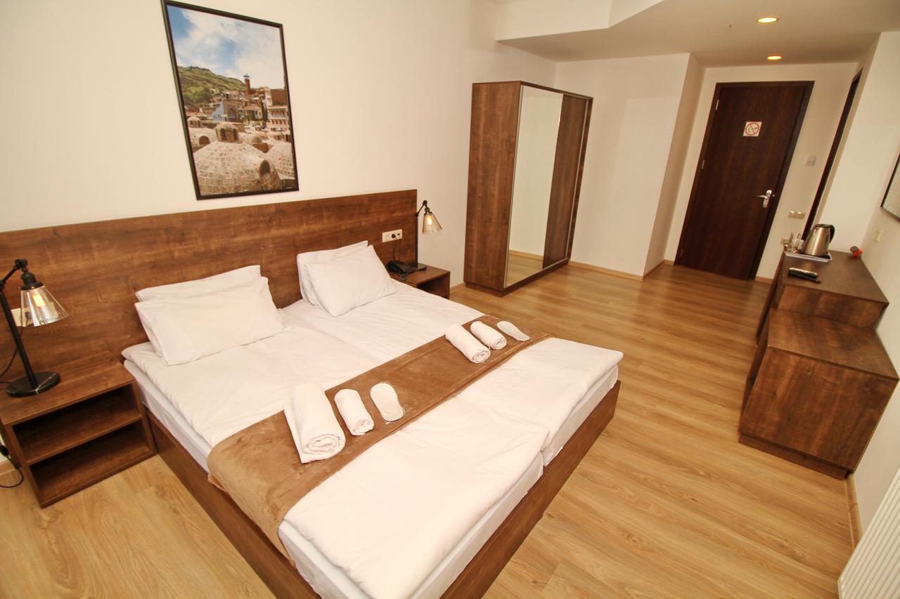 Tbilisi View Hotel ภายนอก รูปภาพ
